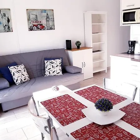 Апартаменты Playa De Americas Cozy For 2/4 Pax *
