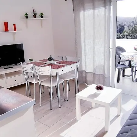 Апартаменты Playa De Americas Cozy For 2/4 Pax Плая-де-лас-Америкас