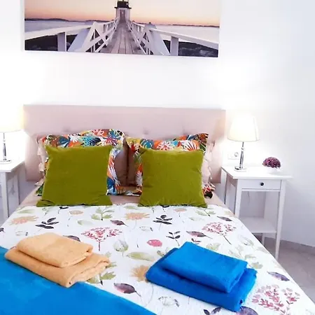 Apartment Playa De Americas Cozy For 2/4 Pax *